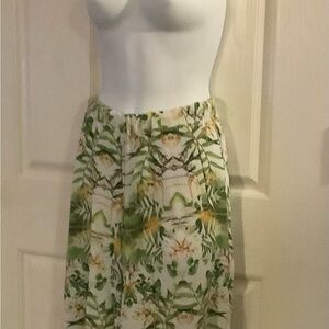 Dalia Collection Brand baggy pant, size 8.